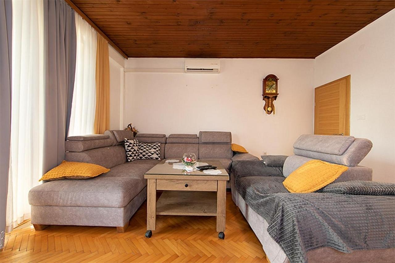Apartment Tucepi 6695A Kültér fotó