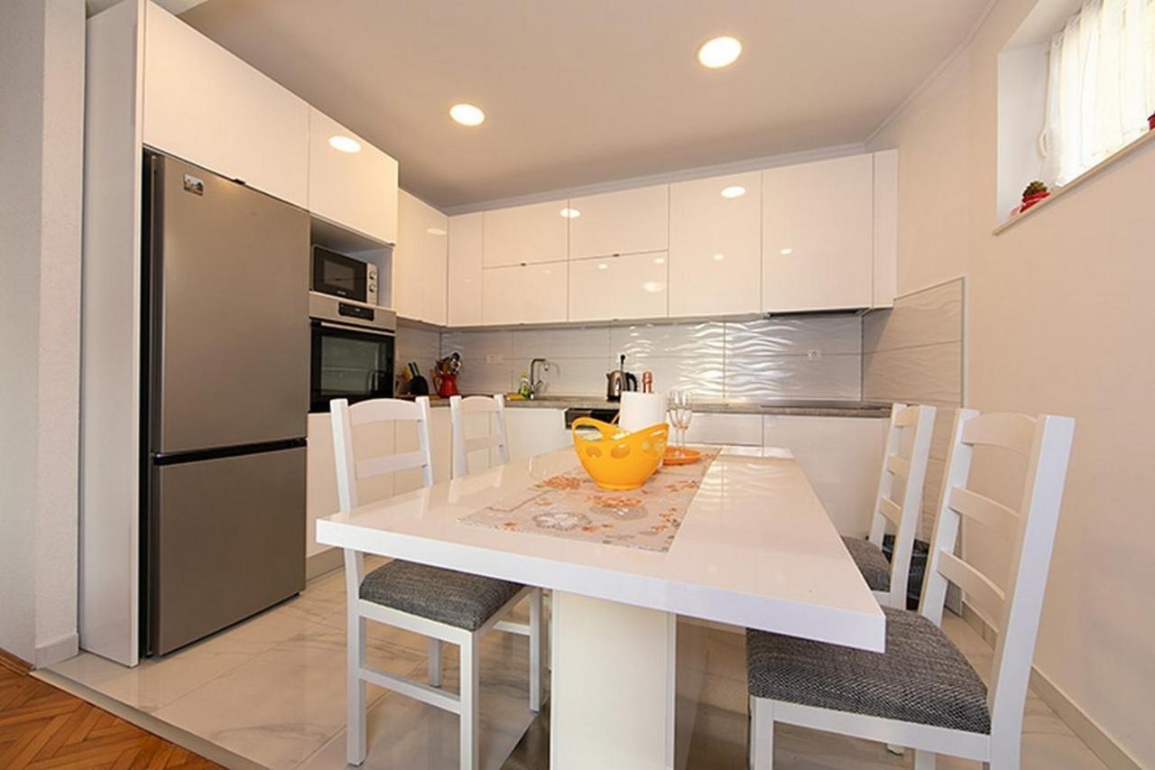 Apartment Tucepi 6695A Kültér fotó